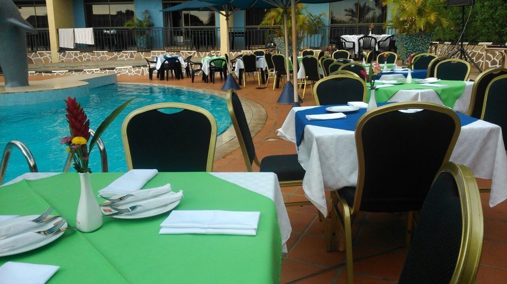 Dolphin Suites Kampala Zewnętrze zdjęcie