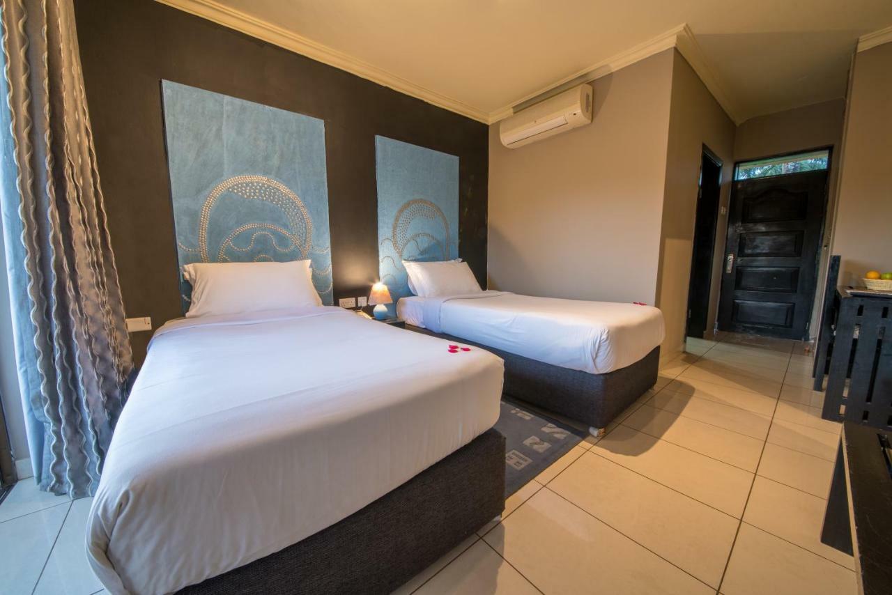 Dolphin Suites Kampala Zewnętrze zdjęcie